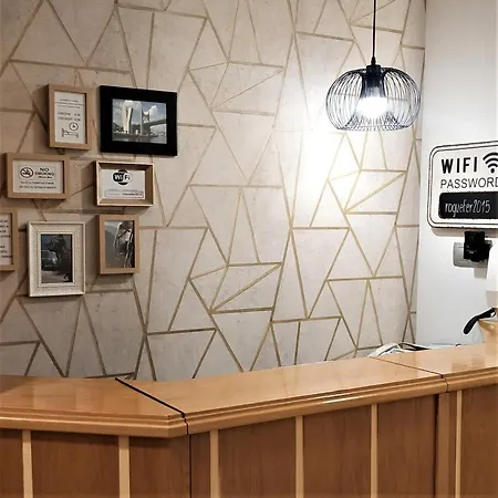 ロケフェール セントラル ルームズ ゲストハウス