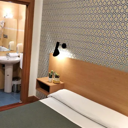 Gasthof Roquefer Bilbao Central Rooms *